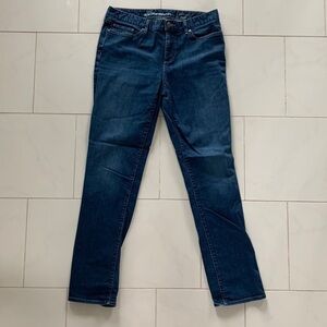Eddie Bauer slightly curvy straight leg denim. Size 33 ×30 Stretchy